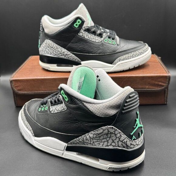 Air Jordan 3 Retro 'Green Glow' - Picture 1 of 9